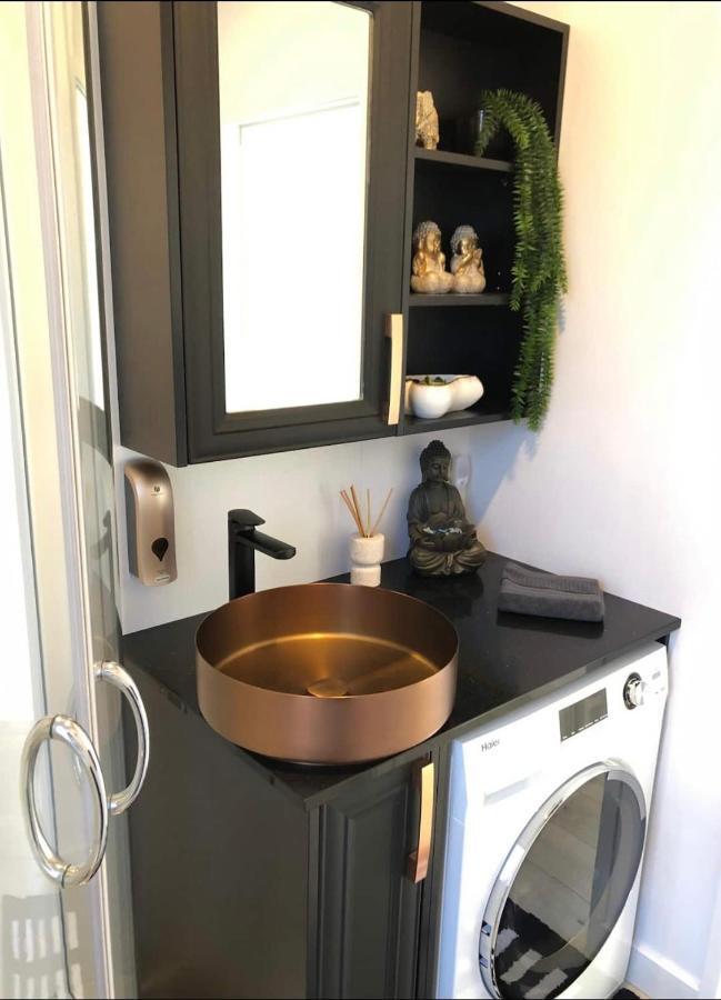 Tiny Home Luxury Farm Escape New Plymouth Egmont Village Esterno foto